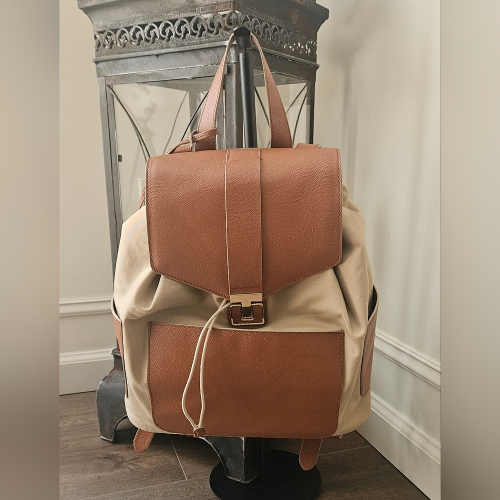 EUC TORY BURCH PENB BACKPACK, TAN NYLON AND LEATHER